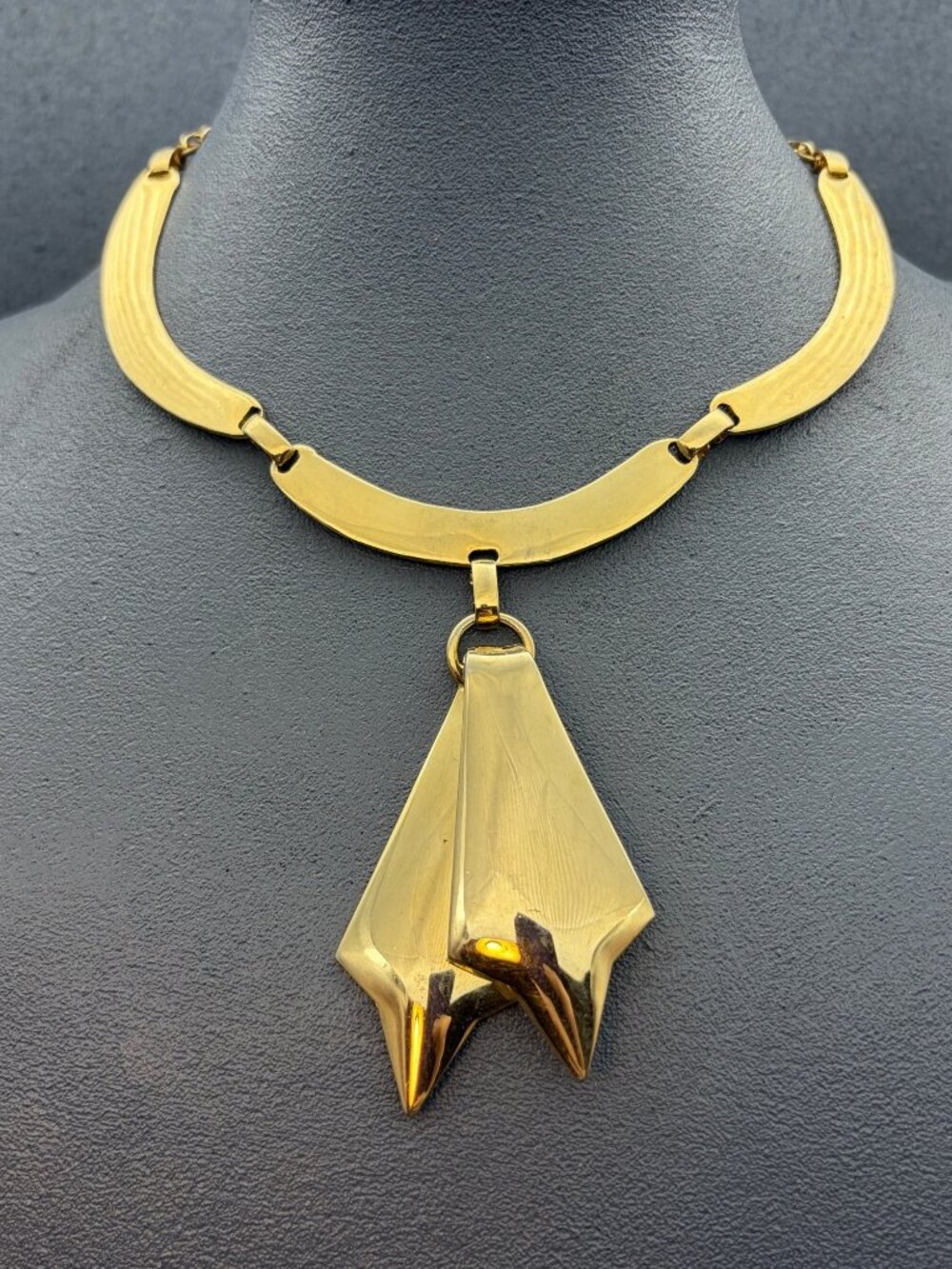 Vintage Statement Necklace 16 In Gold Abstract Pendant Chunky Chain Modernist